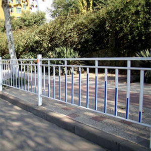 城市道路喷塑PVC护栏